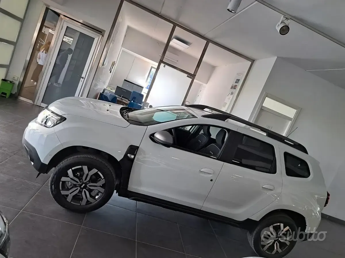 Usata Dacia Duster 101 CV (74 kW) 2023 Bianco SUV