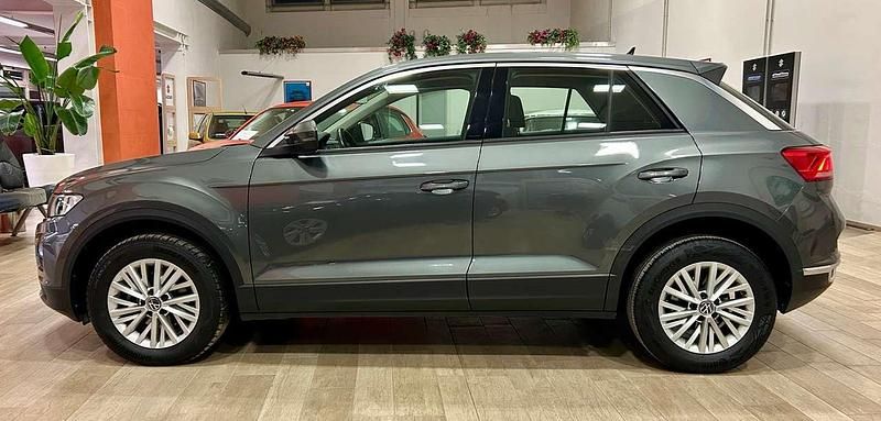 Usata VW T-Roc Business 116 CV (85 kW) 2021 Grigio SUV