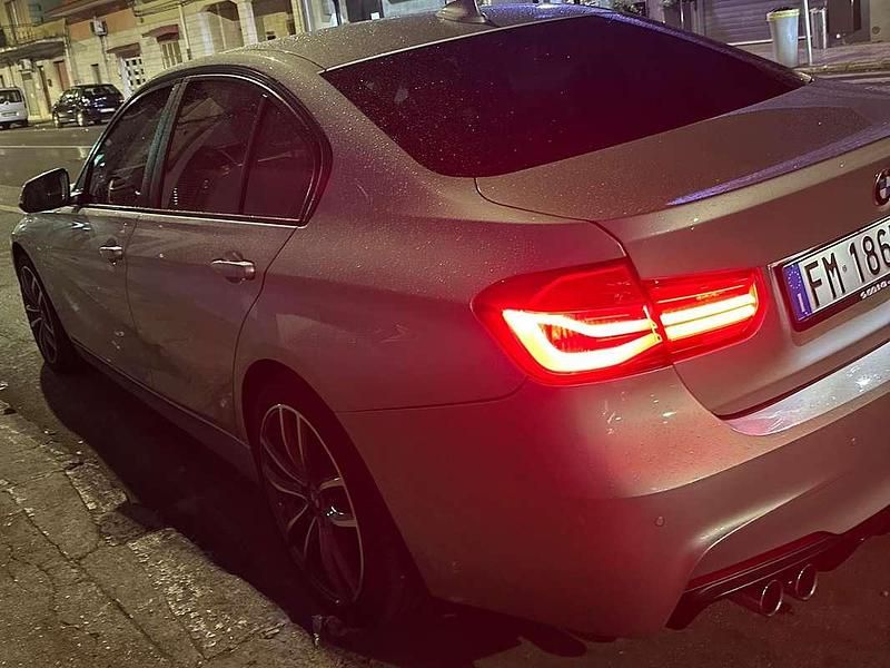 Usata BMW 320 Advantage 190 CV (139 kW) 2017 Argento Berlina