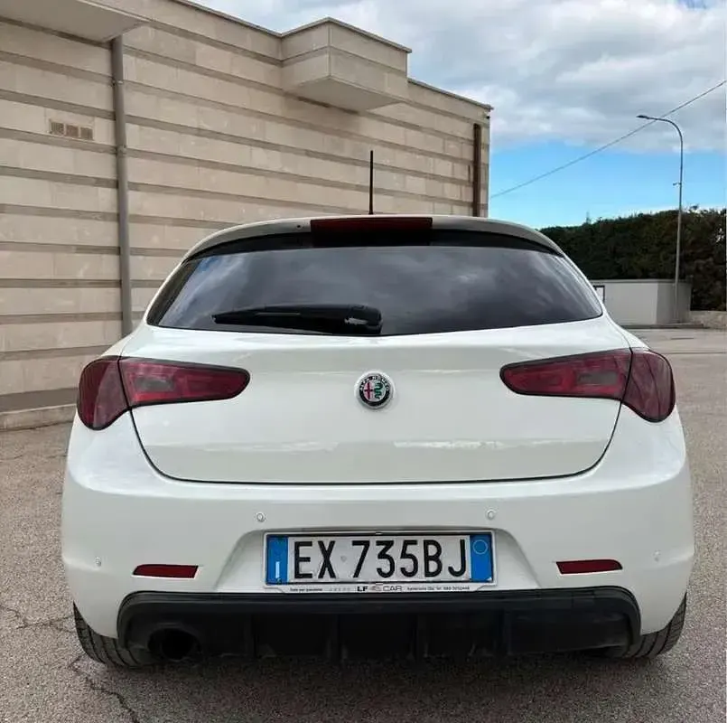 Usata Alfa Romeo Giulietta Exclusive 105 CV (77 kW) 2015 Utilitaria