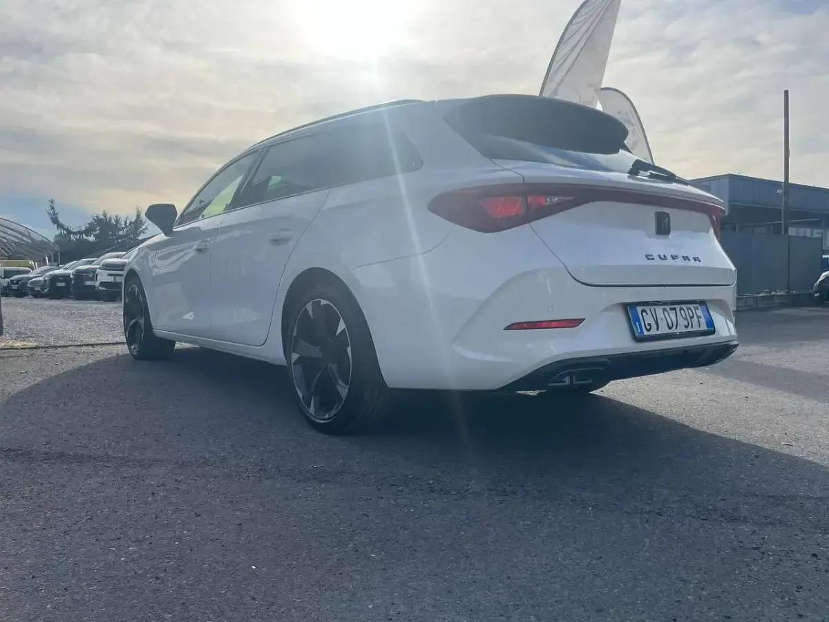 Usata Cupra Leon 150 CV (110 kW) 2024 Bianco Station wagon