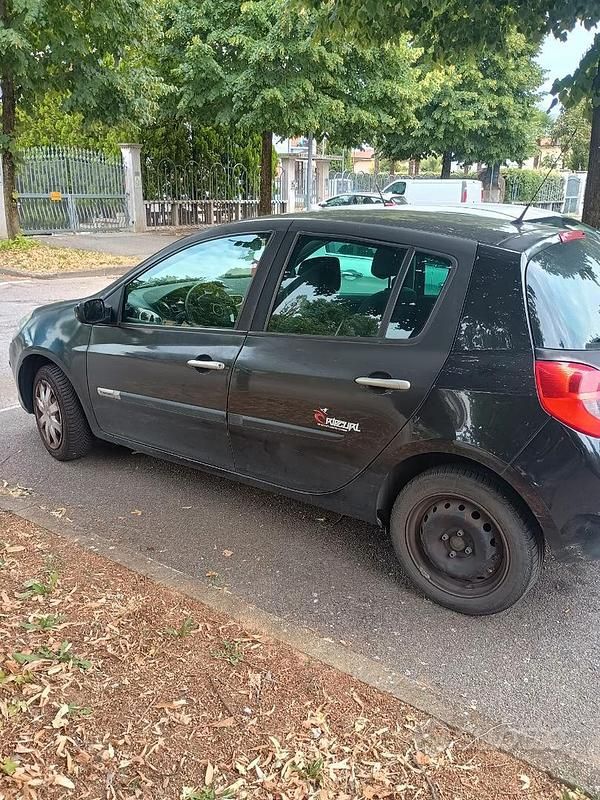 Usata Renault Clio II 78 CV (57 kW) 2008 Nero Utilitaria