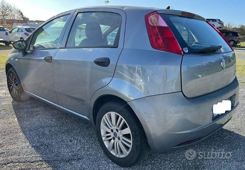 Usata Fiat Grande Punto 65 CV (47 kW) 2007 Grigio Utilitaria