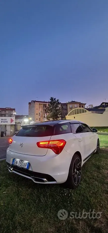 Usata Citroën DS5 163 CV (119 kW) 2012 Bianco Utilitaria