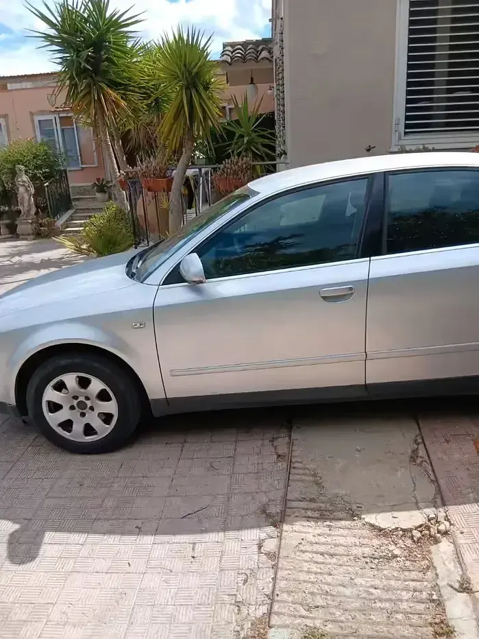 Usata Audi A4 130 CV (95 kW) 2004 Grigio Berlina