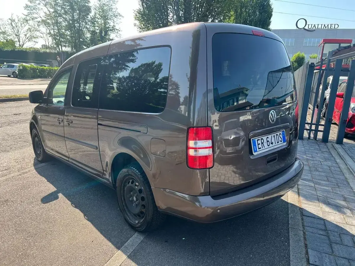 Usata VW Caddy Maxi 102 CV (75 kW) 2013 Marrone Monovolume