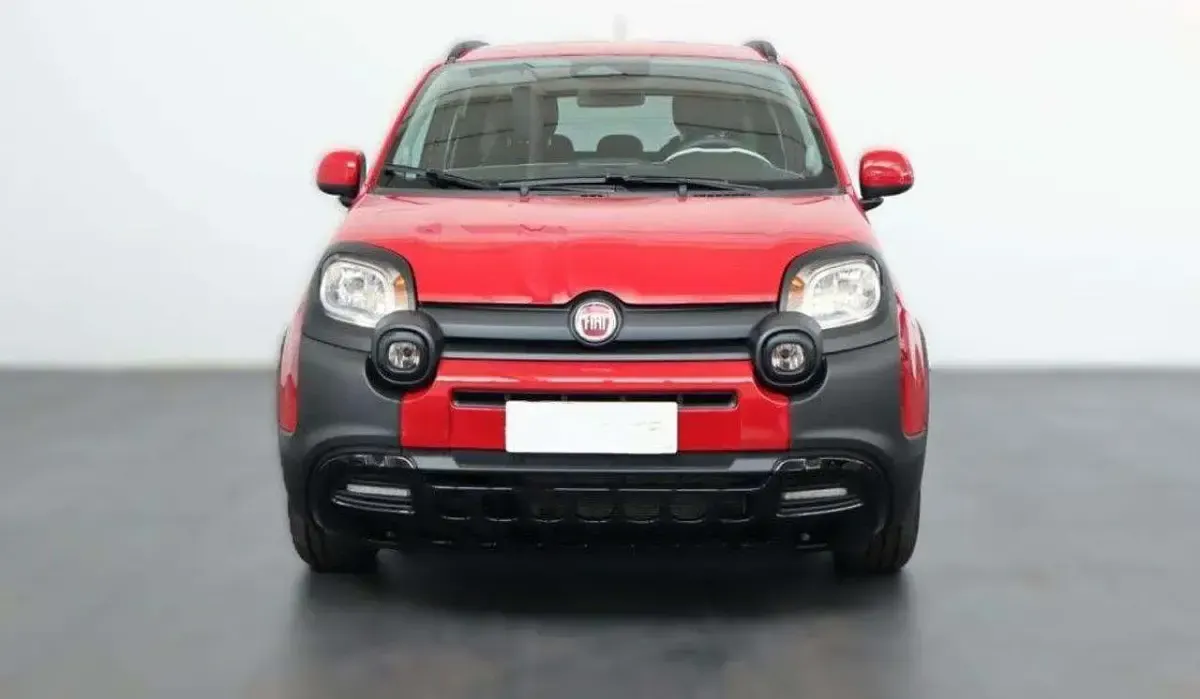 Nuova Fiat Panda Cross 69 CV (50 kW) 2026 Rosso Utilitaria