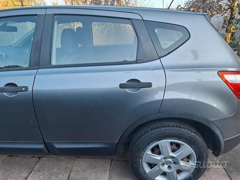 Usata Nissan Qashqai 106 CV (77 kW) 2012 Grigio SUV