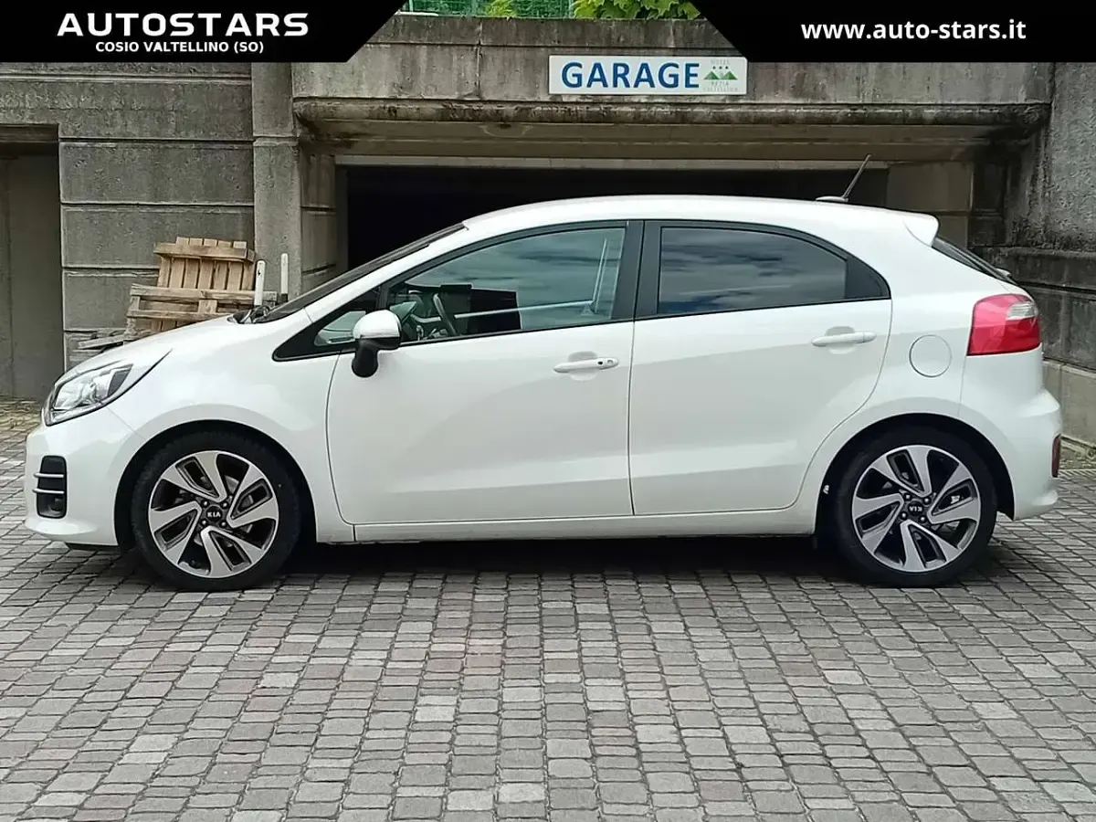 Usata Kia Rio 90 CV (66 kW) 2017 Bianco Berlina