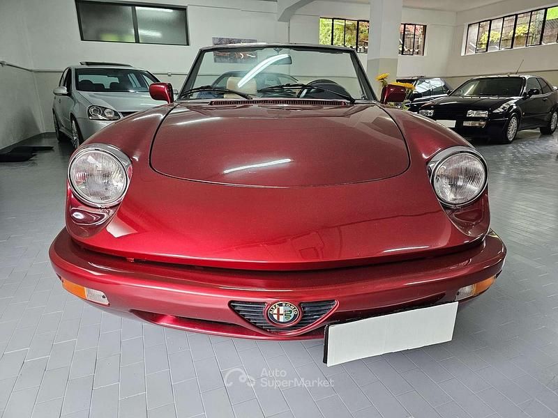 Usata Alfa Romeo Spider 106 CV (77 kW) 1990 Bordeaux Cabrio