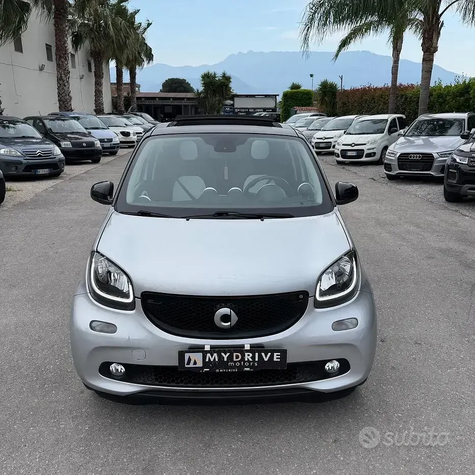 Usata Smart ForFour 71 CV (52 kW) 2015 Grigio Utilitaria