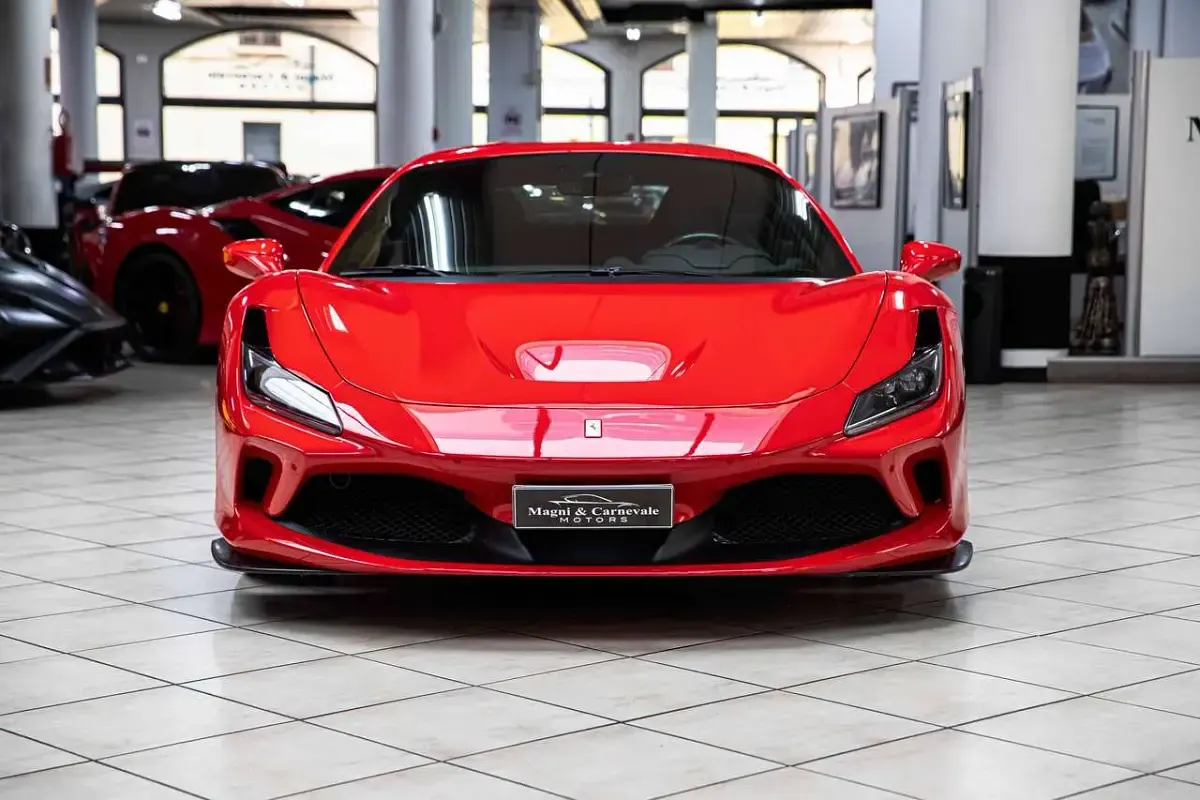 Usata Ferrari F8 721 CV (530 kW) 2021 Rosso corsa Coupé