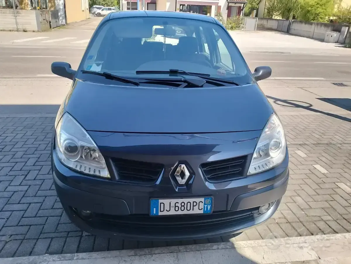 Usata Renault Scenic E-Tech 105 CV (77 kW) 2007 Nero Monovolume
