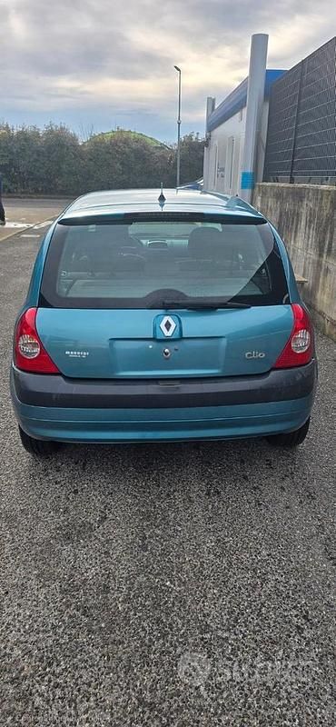 Usata Renault Clio II 54 CV (39 kW) 2006 Blu Berlina
