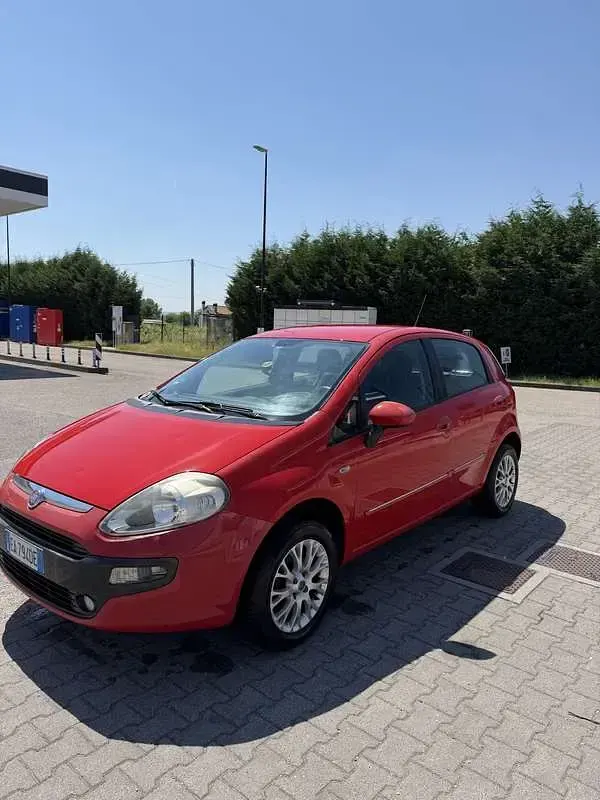 Usata Fiat Punto Evo Emotion 77 CV (56 kW) 2010 Rosso Utilitaria