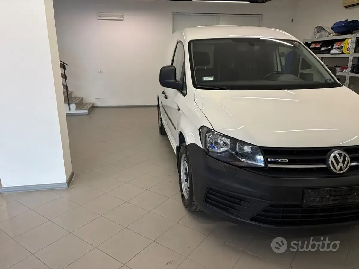 Usata VW Caddy Business 110 CV (80 kW) 2020 Bianco Monovolume