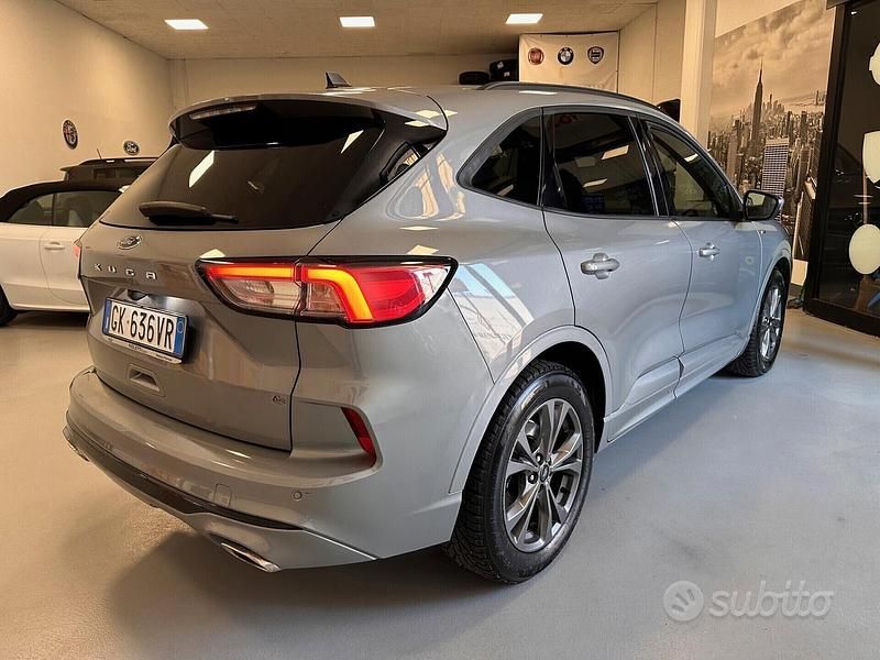 Usata Ford Kuga ST-Line 120 CV (88 kW) 2022 Grigio SUV