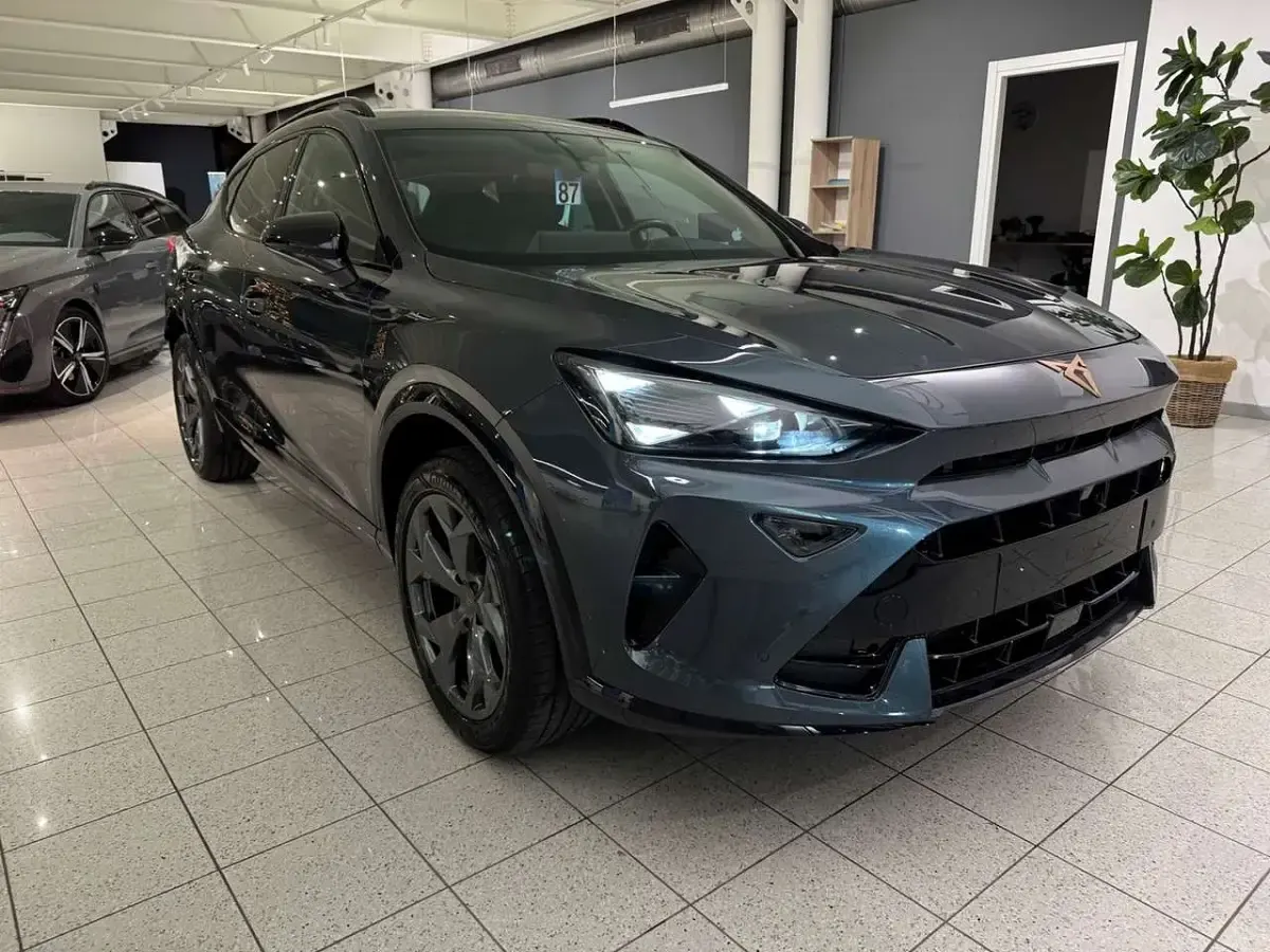 Usata Cupra Formentor 150 CV (110 kW) 2025 Fiord blue pastello SUV