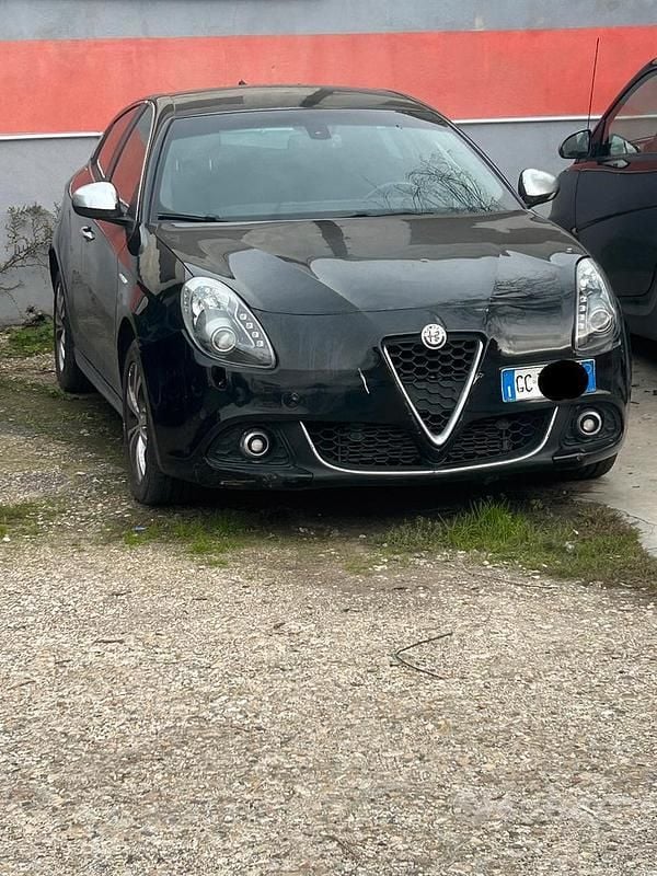 Nero Usata 2020 Alfa Romeo Giulietta Due volumi | 8000 € (Super prezzo) - Immagine 1/4