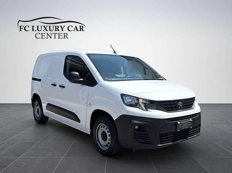 Bianco(met.) Usata 2021 Peugeot Partner Premium Monovolume | 9900 € (Super prezzo) - Immagine 1/4