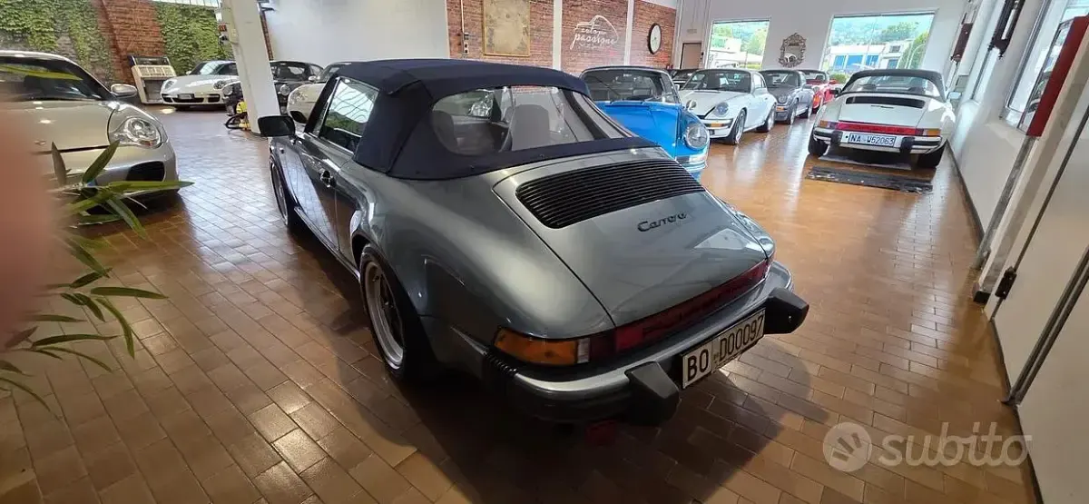 Usata Porsche 911 Carrera Cabriolet 231 CV (169 kW) 1985 Blu Cabrio