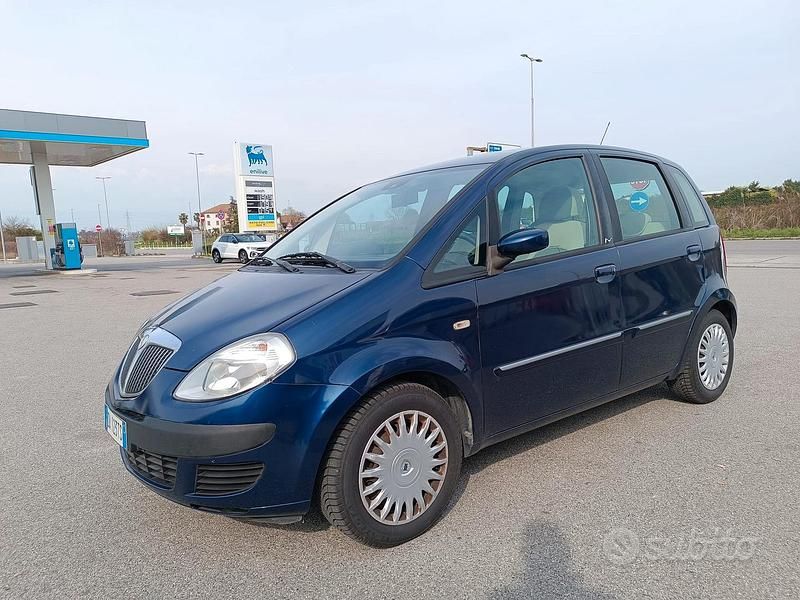 Usata Lancia Musa 90 CV (66 kW) 2006 Blu Monovolume