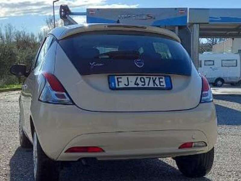 Usata 2017 Lancia Ypsilon Due volumi | 5500 € (Ottimo prezzo) - Immagine 1/3