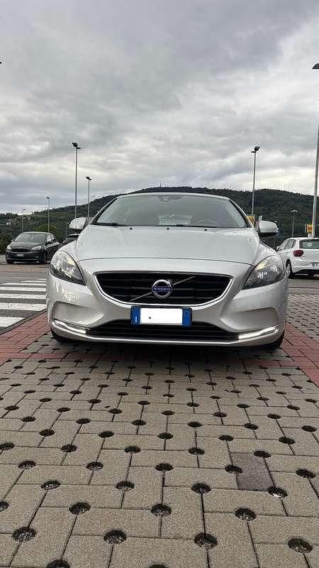 Usata 2014 Volvo V40 Kinetic Station wagon | 8500 € (Buon prezzo) - Immagine 1/4