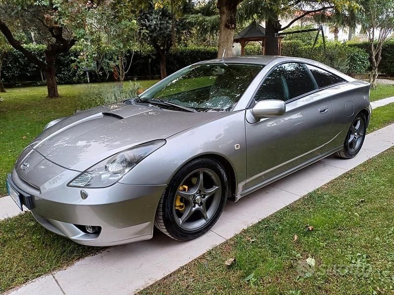 Usata Toyota Celica 192 CV (141 kW) 2003 Grigio Coupé
