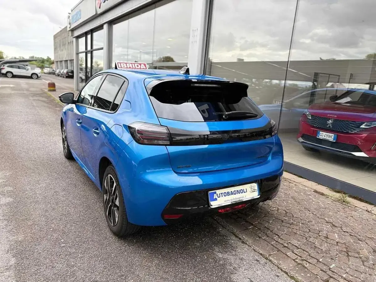 Usata Peugeot 208 Allure 101 CV (74 kW) 2025 Blu Utilitaria
