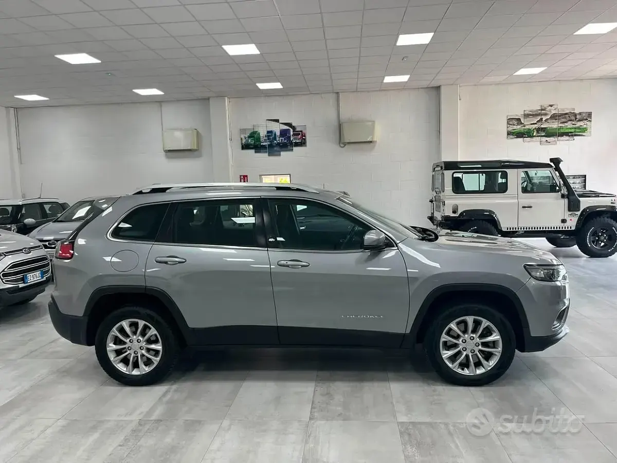 Usata Jeep Cherokee Longitude 194 CV (142 kW) 2019 Grigio SUV