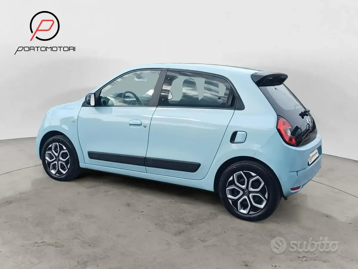Usado Renault Twingo SE 65 CV (47 kW) 2024 Azul Utilitario