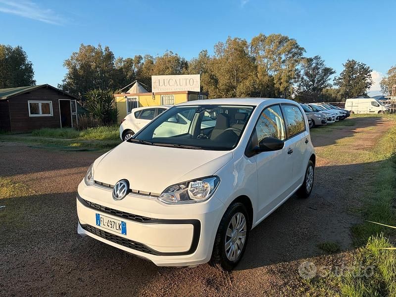 Bianco Usata 2017 VW up! Due volumi | 7800 € (Buon prezzo) - Immagine 1/4
