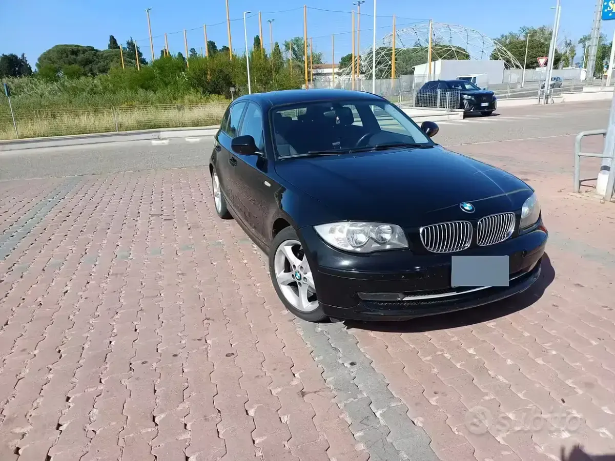 Usata BMW 118 143 CV (105 kW) 2010 Nero Utilitaria