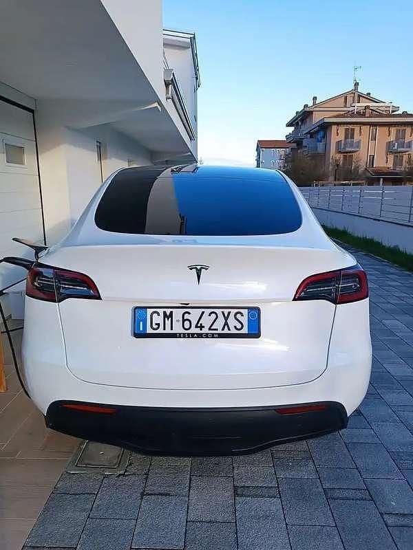 Usata Tesla Model Y 152 kW (208 CV) 2023 Bianco SUV