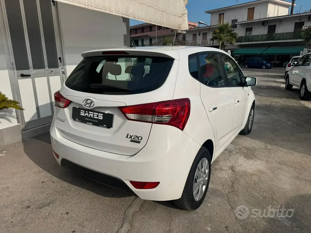 Usata Hyundai ix20 Comfort 90 CV (66 kW) 2014 Bianco Utilitaria