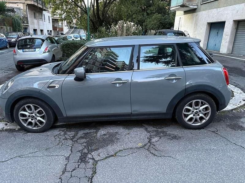 Usata Mini ONE 102 CV (75 kW) 2020 Verde Utilitaria