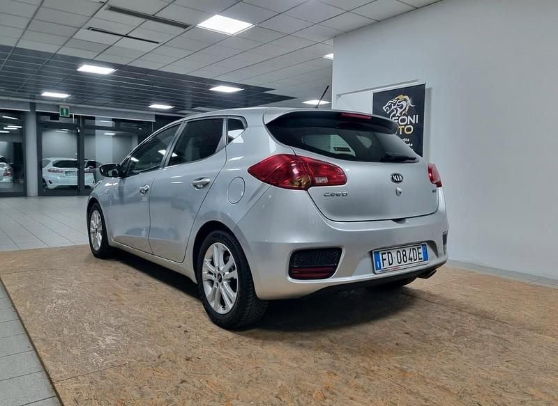 Usata Kia Ceed 110 CV (80 kW) 2016 Argento Utilitaria