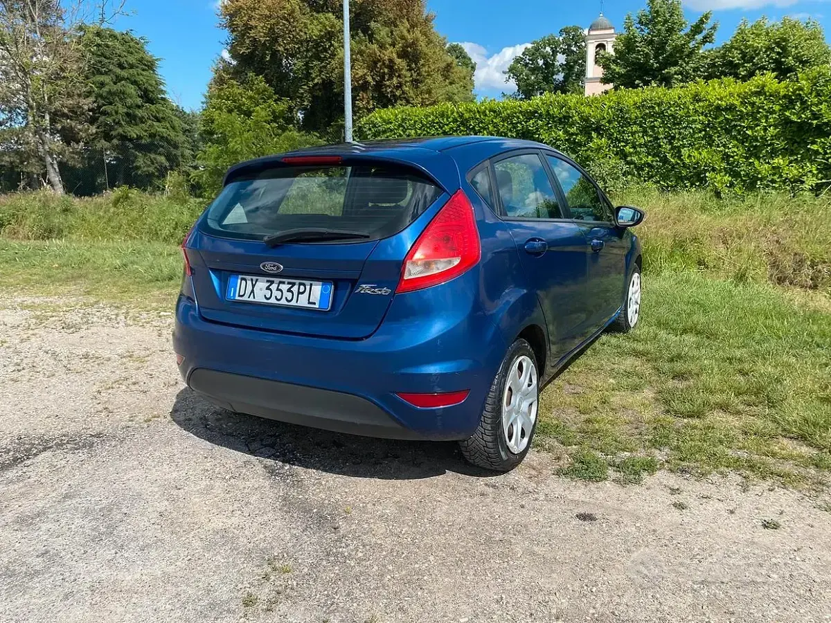 Usata Ford Fiesta 82 CV (60 kW) 2009 Berlina