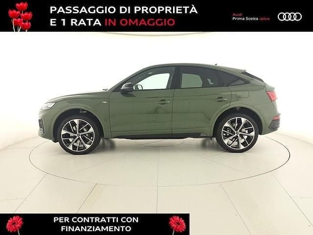 Usata Audi Q5 Sportback Ambiente 299 CV (219 kW) 2024 Verde distretto metallizzato SUV