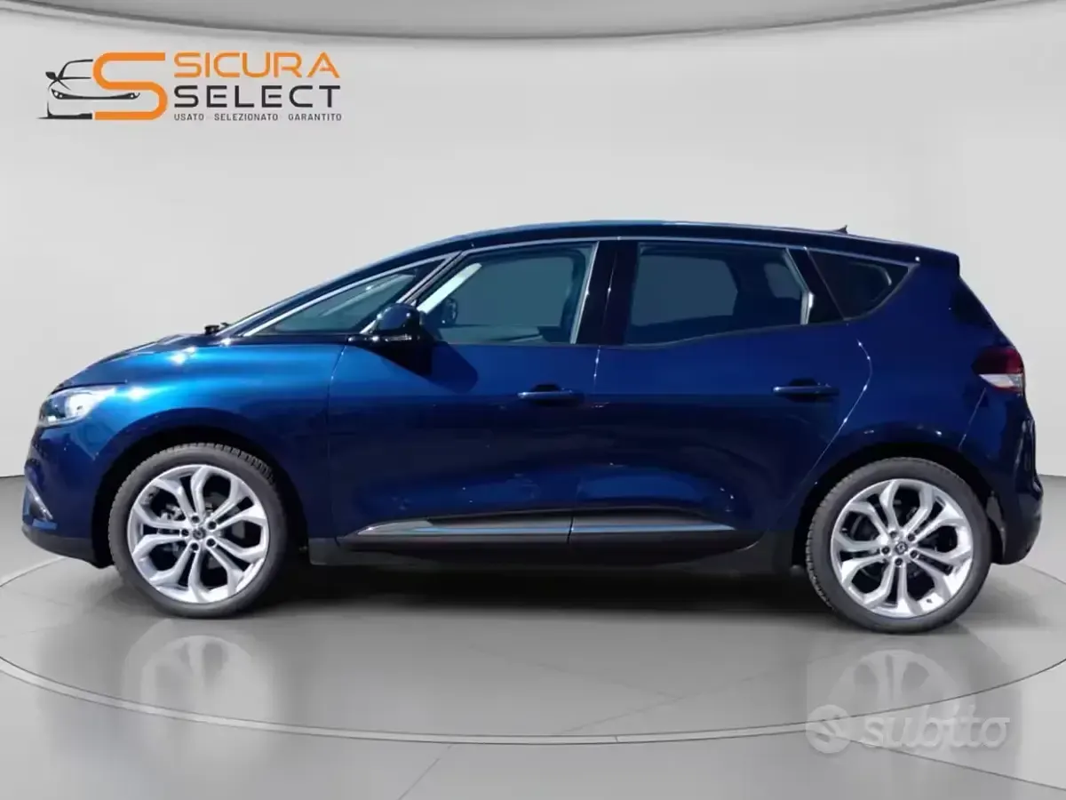 Usata Renault Scénic IV 140 CV (102 kW) 2020 Blu scuro/tetto n ero Monovolume