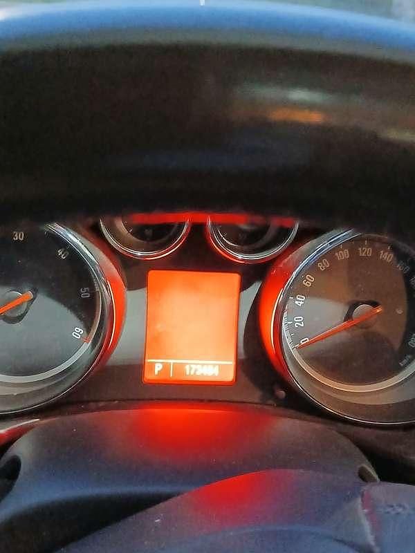 Usata Opel Insignia Cosmo 160 CV (117 kW) 2010 Bianco Station wagon