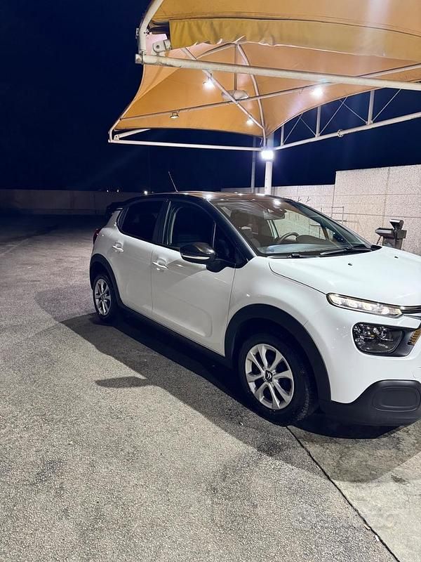Usata Citroën C3 Shine 102 CV (75 kW) 2021 Bianco Utilitaria