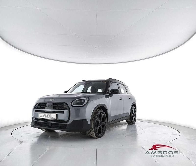 Grigio Usata 2025 Mini Cooper Countryman Favoured SUV | 33.900 € - Immagine 1/4