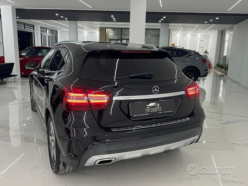 Usata Mercedes GLA200 Premium 135 CV (99 kW) 2017 Nero SUV