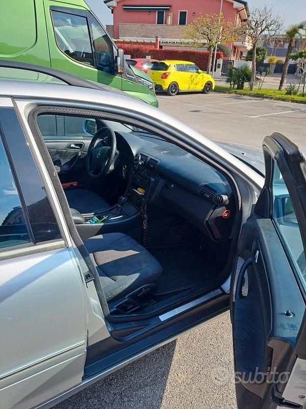 Usata Mercedes C220 Avantgarde 2001 Grigio Station wagon