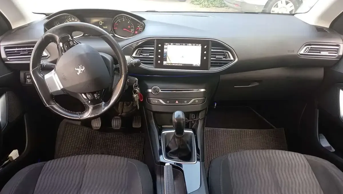 Usata Peugeot 308 99 CV (72 kW) 2016 Berlina