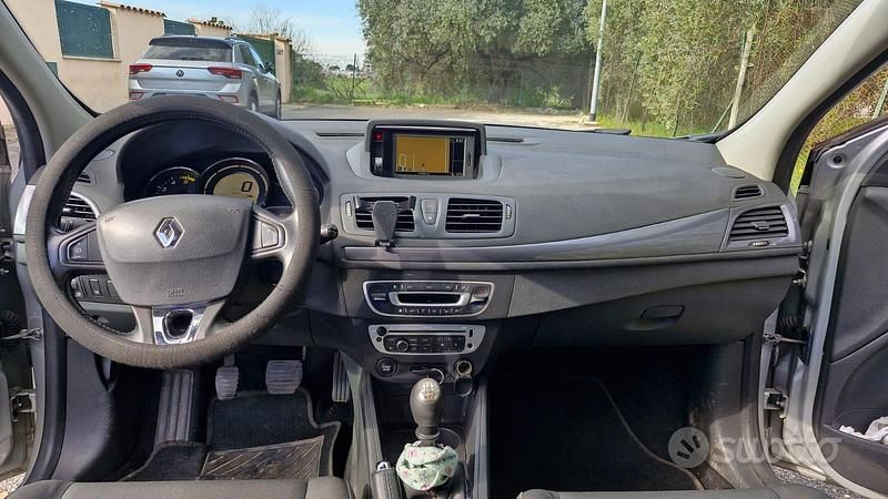 Usata Renault Mégane GrandTour LIMITED 110 CV (80 kW) 2015 Grigio Station wagon