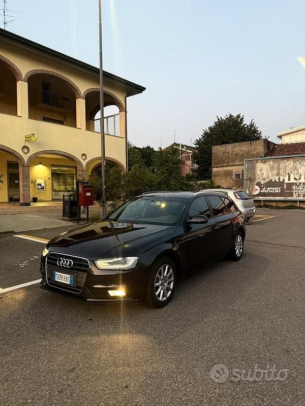 Usata Audi A4 Business 150 CV (110 kW) 2015 Nero Station wagon