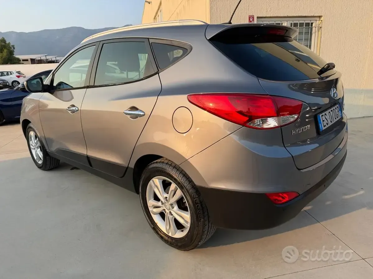 Usata Hyundai ix35 Xpossible 115 CV (84 kW) 2013 Grigio SUV